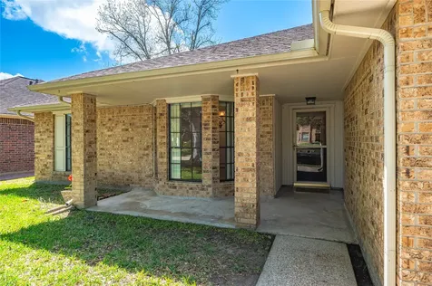 1911 Edinburg Avenue League City TX 77573