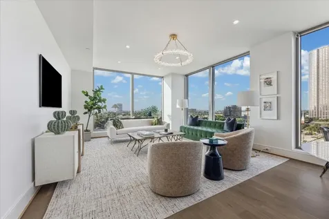 5656 San Felipe Street 1205 Houston TX 77056
