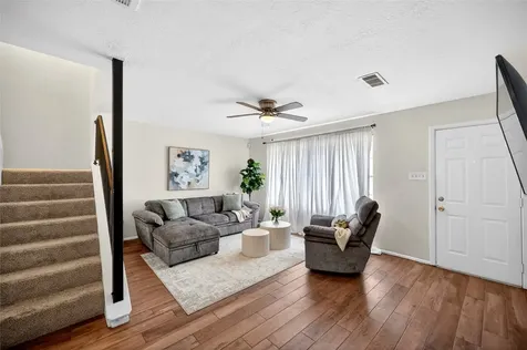 6975 Chasewood Drive Houston TX 77489