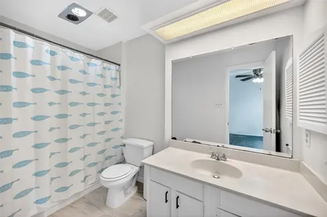 6975 Chasewood Drive Houston TX 77489