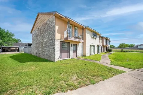 6975 Chasewood Drive Houston TX 77489