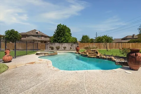 53 New Oak Trail Kingwood TX 77346