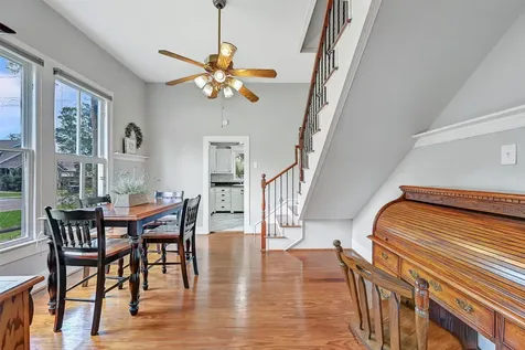 403 S Lee Street Alvin TX 77511