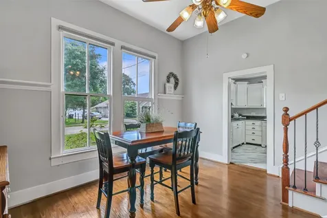 403 S Lee Street Alvin TX 77511