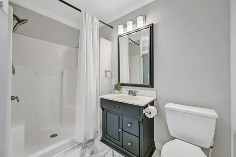 403 S Lee Street Alvin TX 77511