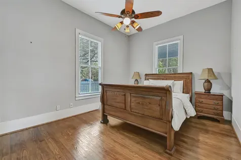 403 S Lee Street Alvin TX 77511