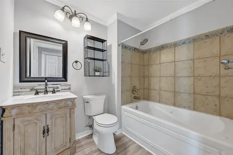 403 S Lee Street Alvin TX 77511