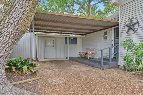 403 S Lee Street Alvin TX 77511