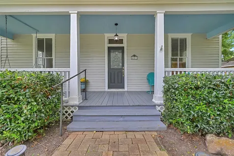 403 S Lee Street Alvin TX 77511