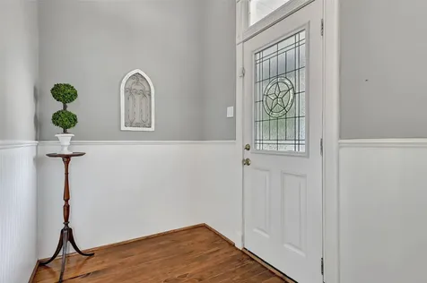403 S Lee Street Alvin TX 77511