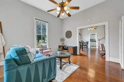 403 S Lee Street Alvin TX 77511