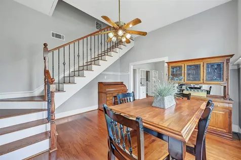 403 S Lee Street Alvin TX 77511