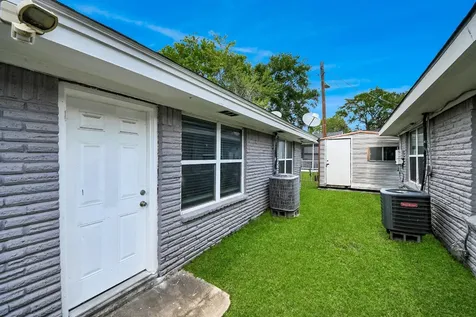 716 Hargest Street B Prairie View TX 77446