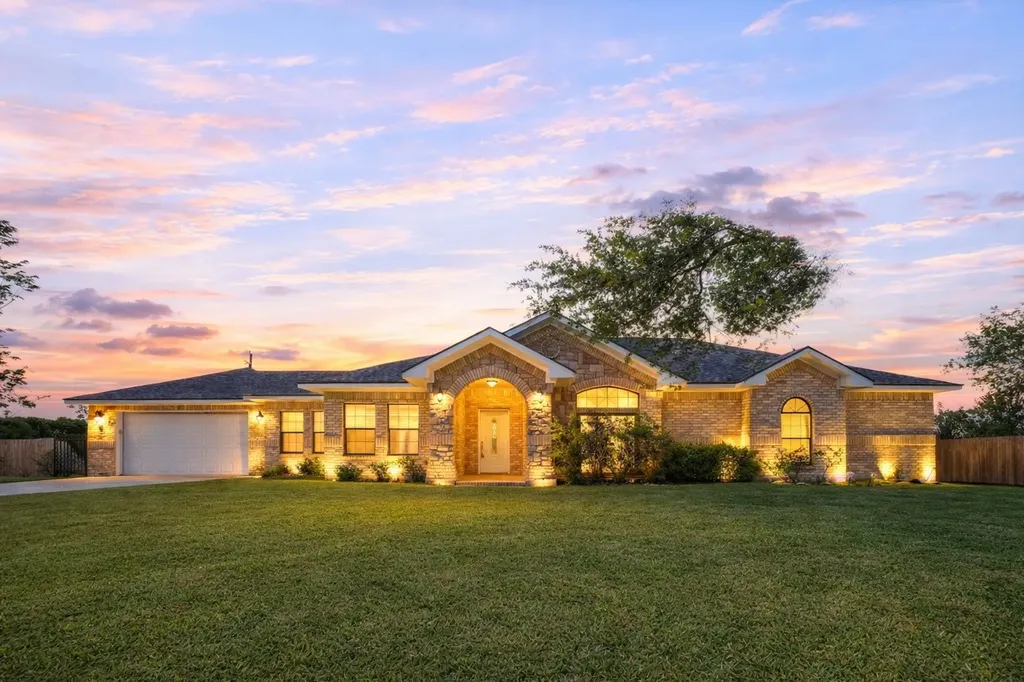 319 Pinedale Avenue Arcola TX 77583