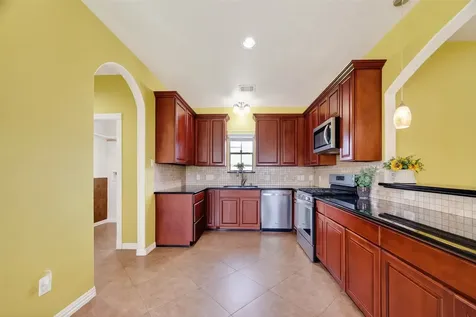 319 Pinedale Avenue Arcola TX 77583