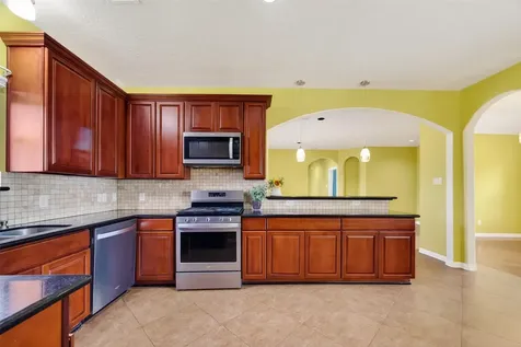319 Pinedale Avenue Arcola TX 77583