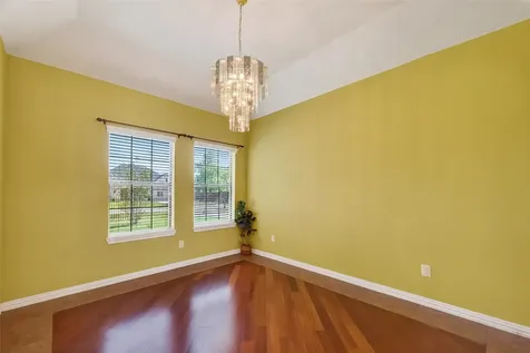 319 Pinedale Avenue Arcola TX 77583