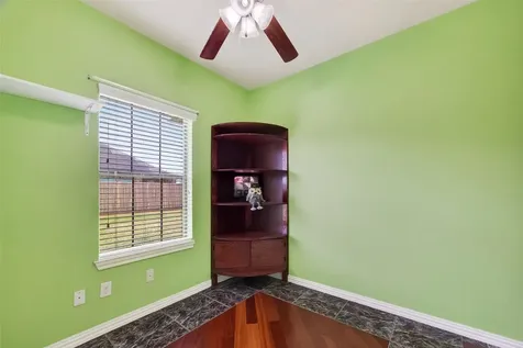319 Pinedale Avenue Arcola TX 77583