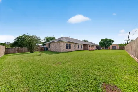 319 Pinedale Avenue Arcola TX 77583
