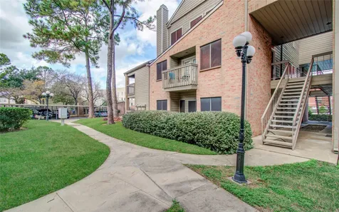 2023 Gentryside Drive 109 Houston TX 77077