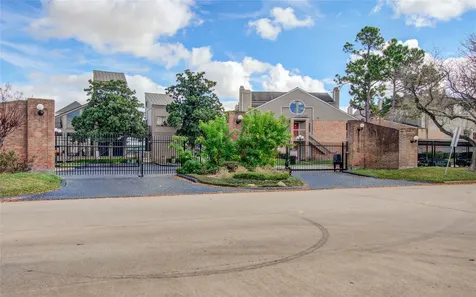2023 Gentryside Drive 109 Houston TX 77077