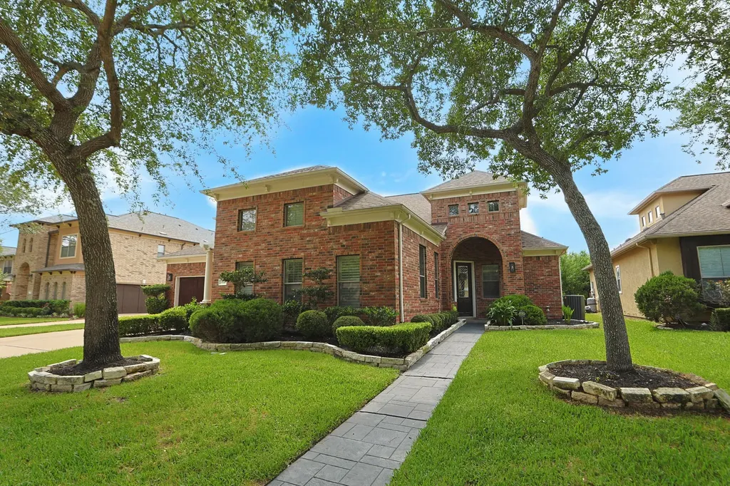 935 Poydras Street Sugar Land TX 77498