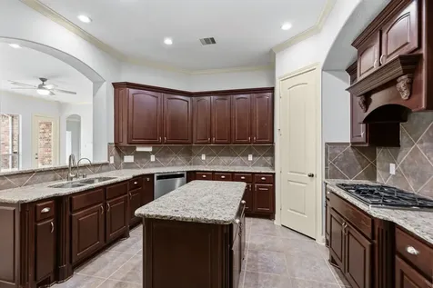 935 Poydras Street Sugar Land TX 77498