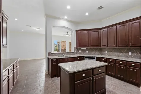 935 Poydras Street Sugar Land TX 77498