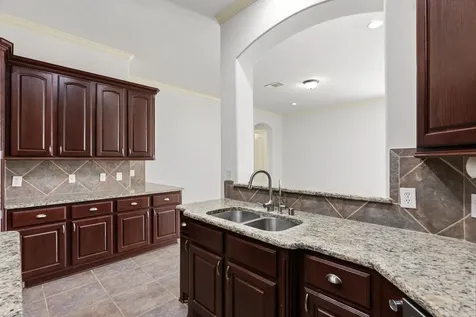 935 Poydras Street Sugar Land TX 77498