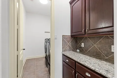 935 Poydras Street Sugar Land TX 77498
