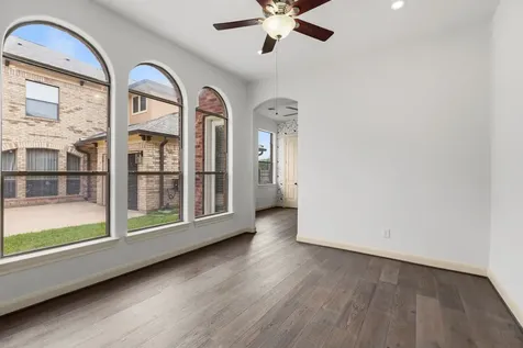 935 Poydras Street Sugar Land TX 77498