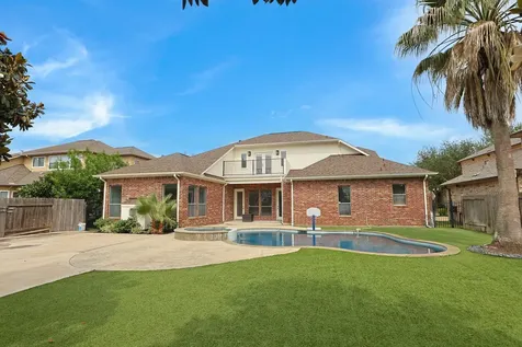 935 Poydras Street Sugar Land TX 77498