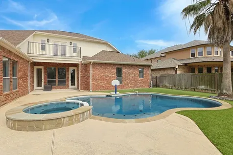 935 Poydras Street Sugar Land TX 77498