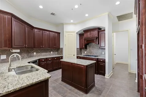 935 Poydras Street Sugar Land TX 77498