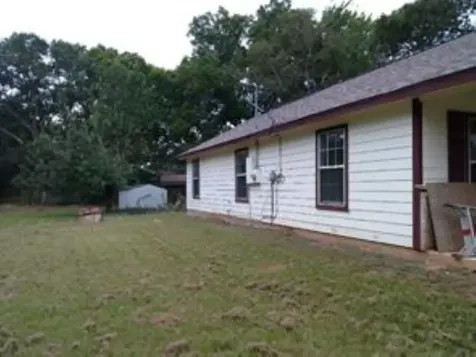 1131 W Front Street Sealy TX 77474