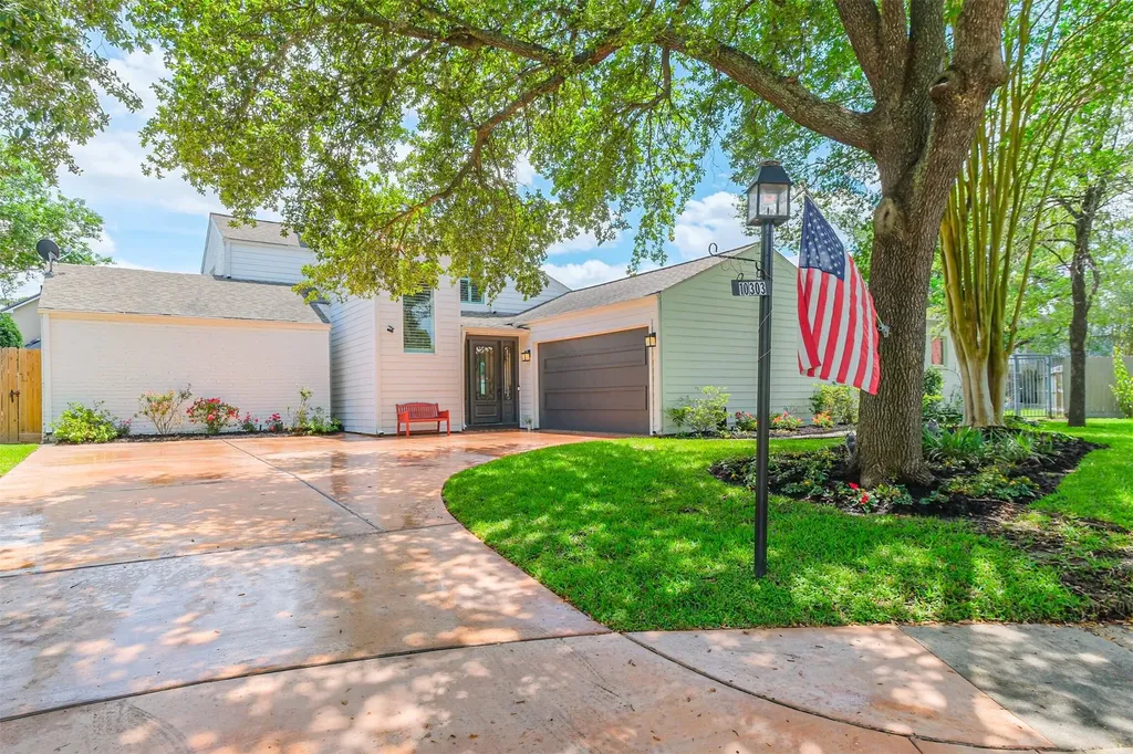 10303 Lynbrook Hollow Street Houston TX 77042