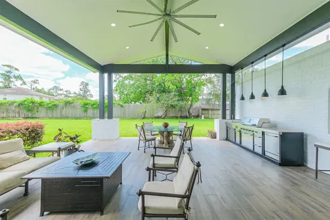 10303 Lynbrook Hollow Street Houston TX 77042