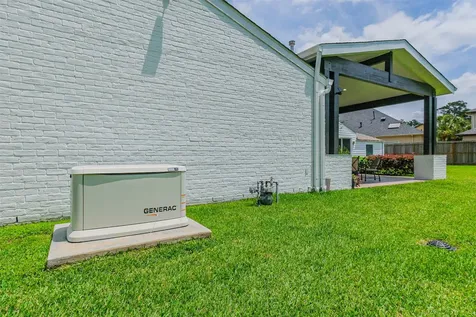 10303 Lynbrook Hollow Street Houston TX 77042