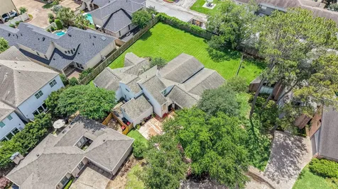 10303 Lynbrook Hollow Street Houston TX 77042