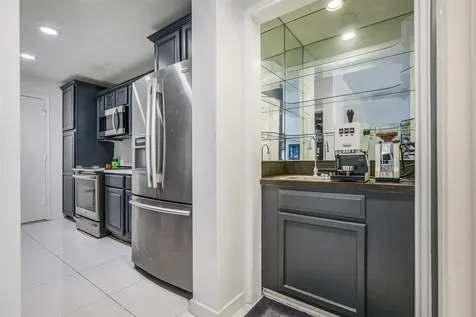 1112 Bering Drive 64 Houston TX 77057
