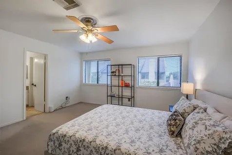 1112 Bering Drive 64 Houston TX 77057