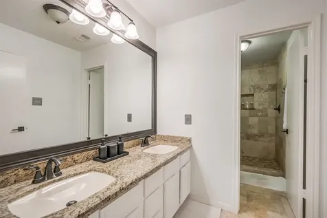 1112 Bering Drive 64 Houston TX 77057