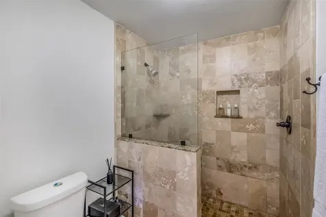 1112 Bering Drive 64 Houston TX 77057