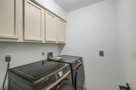 1112 Bering Drive 64 Houston TX 77057
