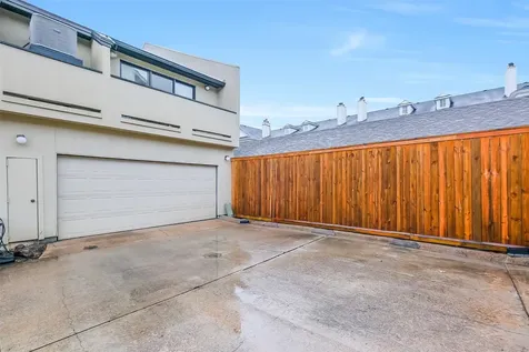 1112 Bering Drive 64 Houston TX 77057