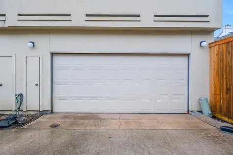 1112 Bering Drive 64 Houston TX 77057
