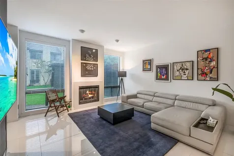 1112 Bering Drive 64 Houston TX 77057