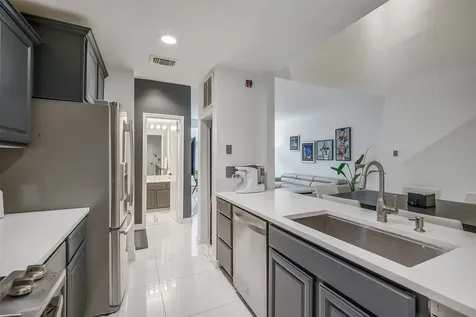 1112 Bering Drive 64 Houston TX 77057
