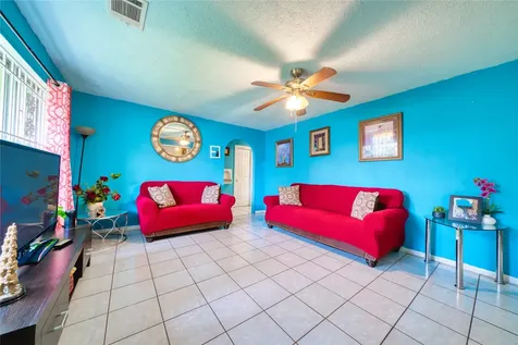 4931 Mercedes Lane Houston TX 77022