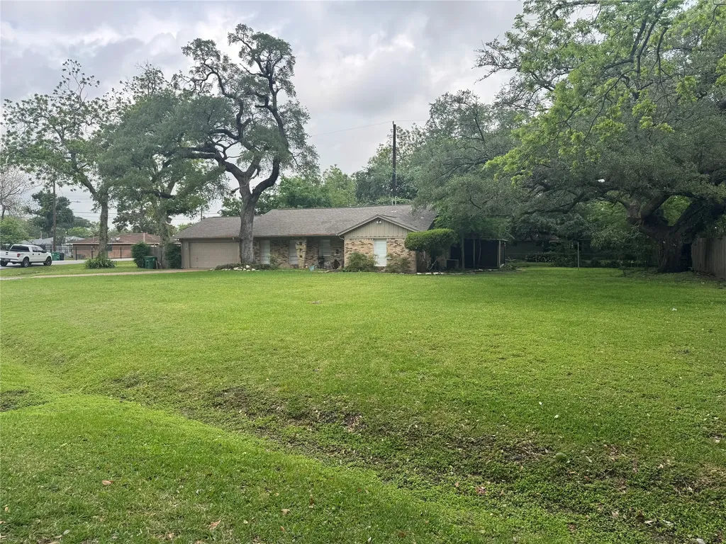9386 Livernois Road Houston TX 77080